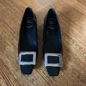 Roger Vivier black patent leather flat
